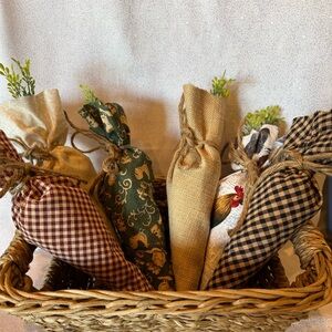 Fabric Carrots for Easter decorations Farmhouse rustic material Vintage look